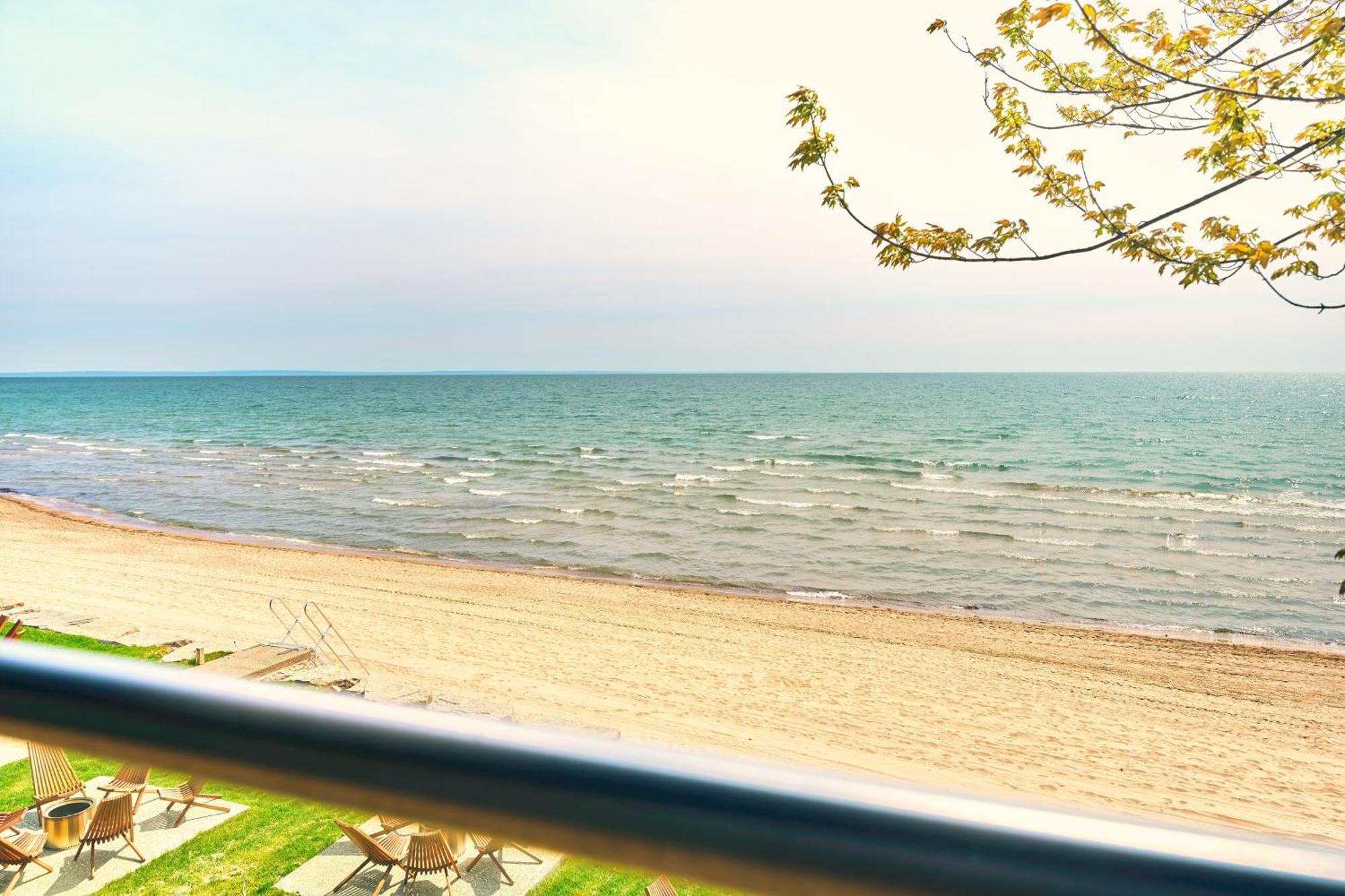 The Long Beach Resort - Beachfront Cottages & Townhouse Suites Wainfleet Bagian luar foto