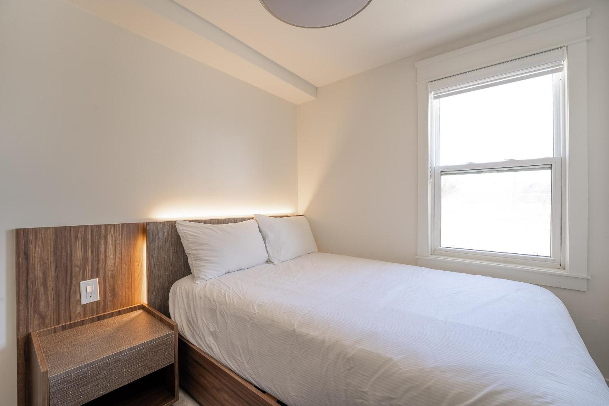 The Long Beach Resort - Beachfront Cottages & Townhouse Suites Wainfleet Bagian luar foto