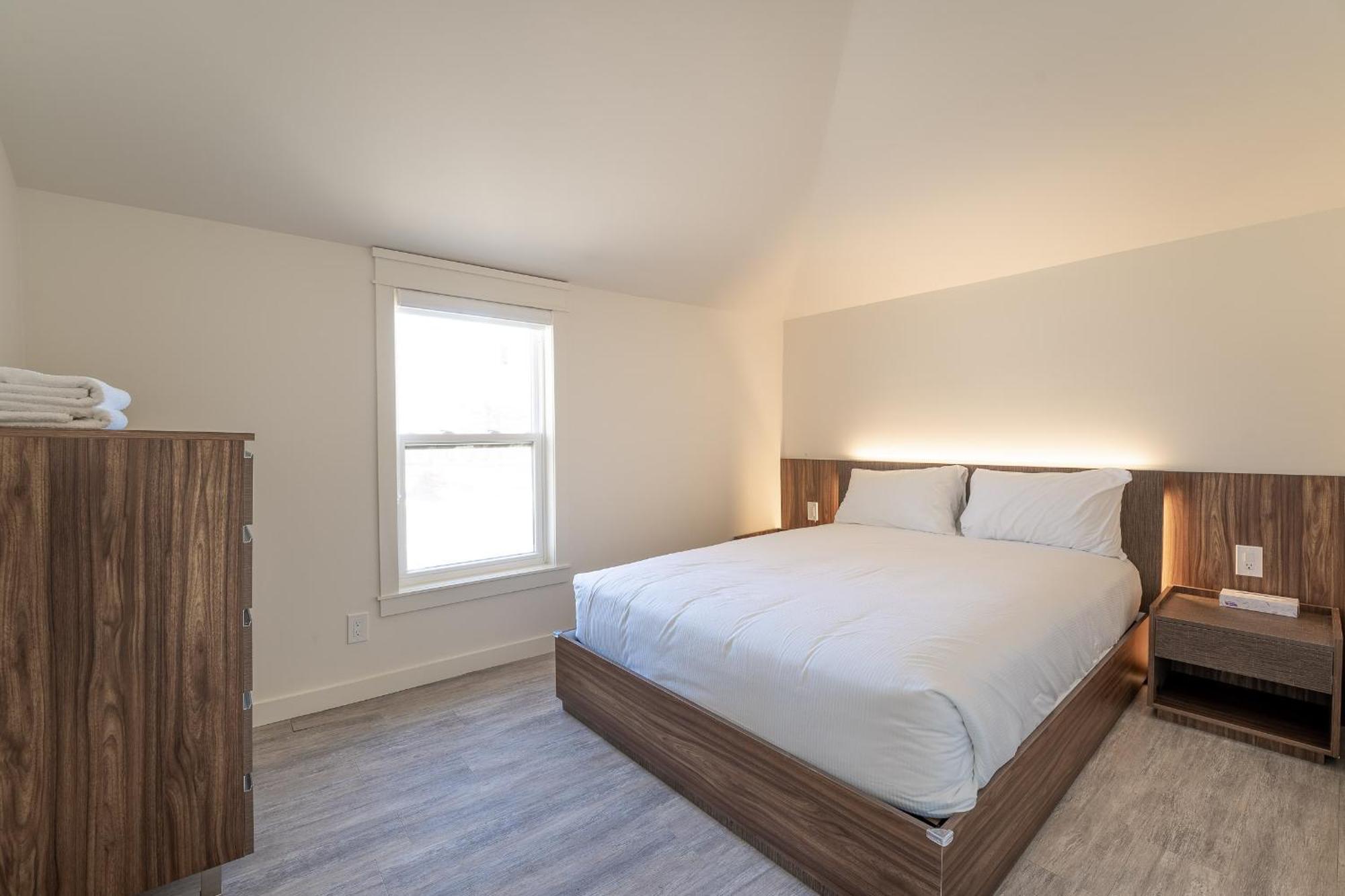 The Long Beach Resort - Beachfront Cottages & Townhouse Suites Wainfleet Bagian luar foto