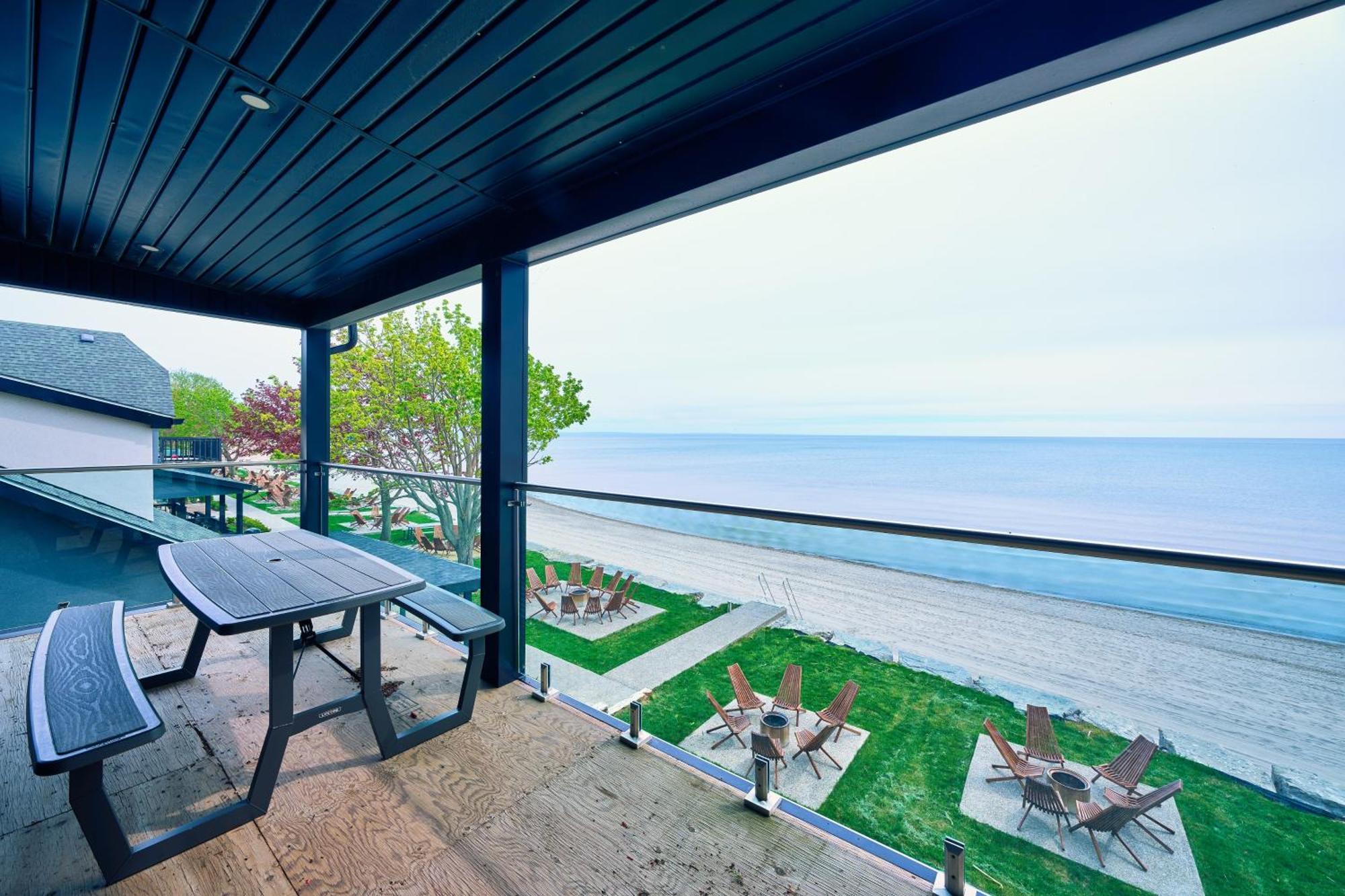 The Long Beach Resort - Beachfront Cottages & Townhouse Suites Wainfleet Bagian luar foto
