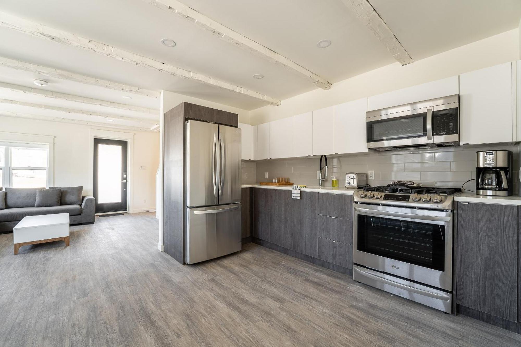 The Long Beach Resort - Beachfront Cottages & Townhouse Suites Wainfleet Bagian luar foto