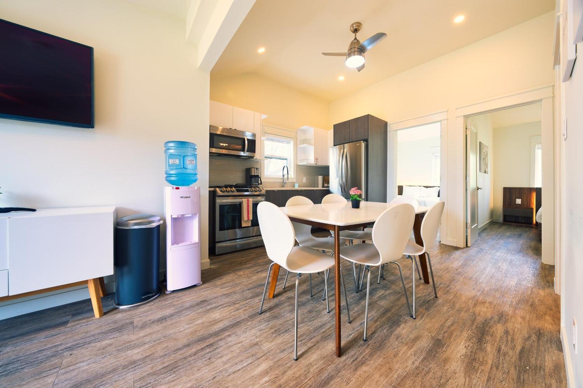 The Long Beach Resort - Beachfront Cottages & Townhouse Suites Wainfleet Bagian luar foto