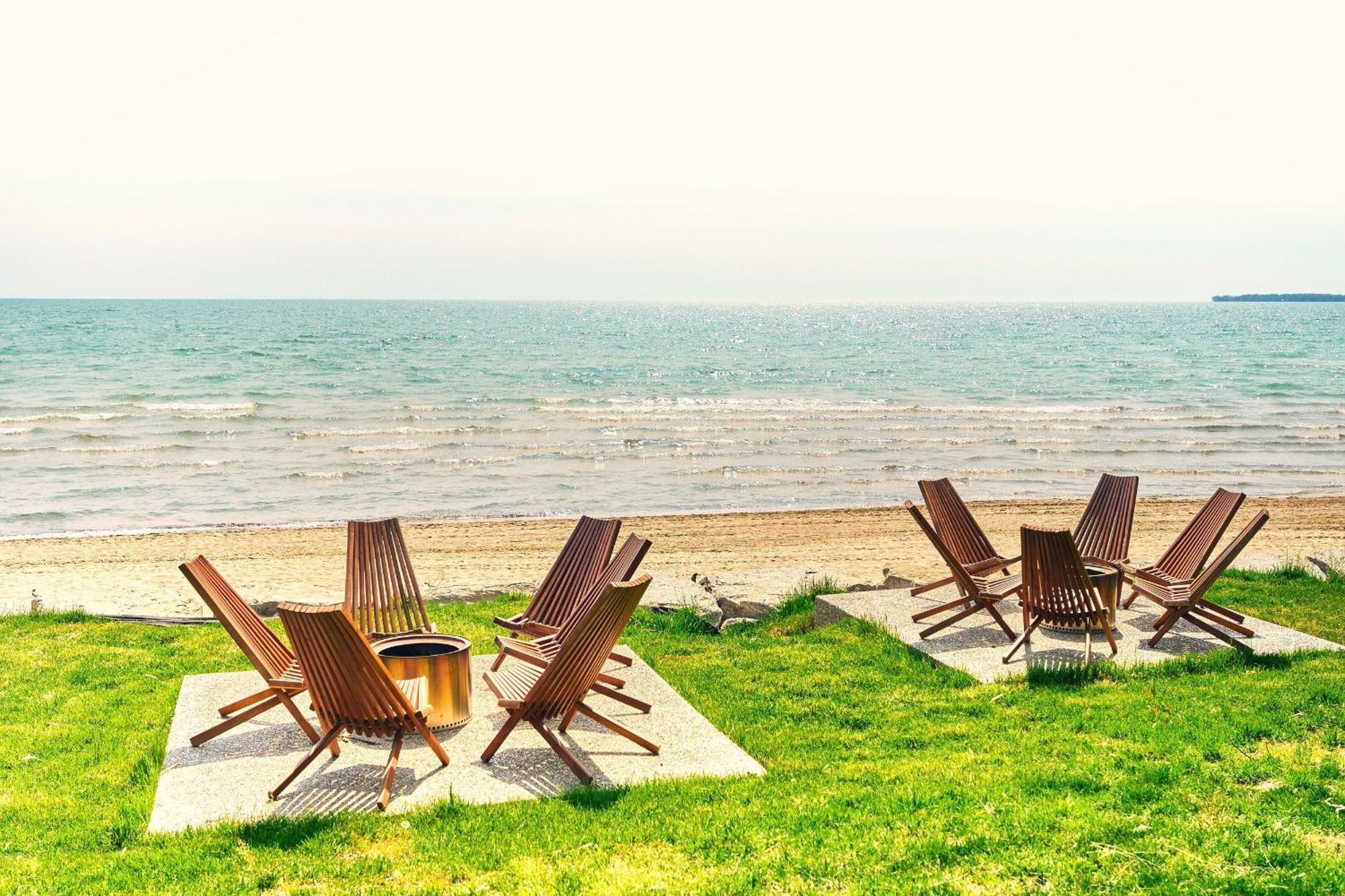 The Long Beach Resort - Beachfront Cottages & Townhouse Suites Wainfleet Bagian luar foto