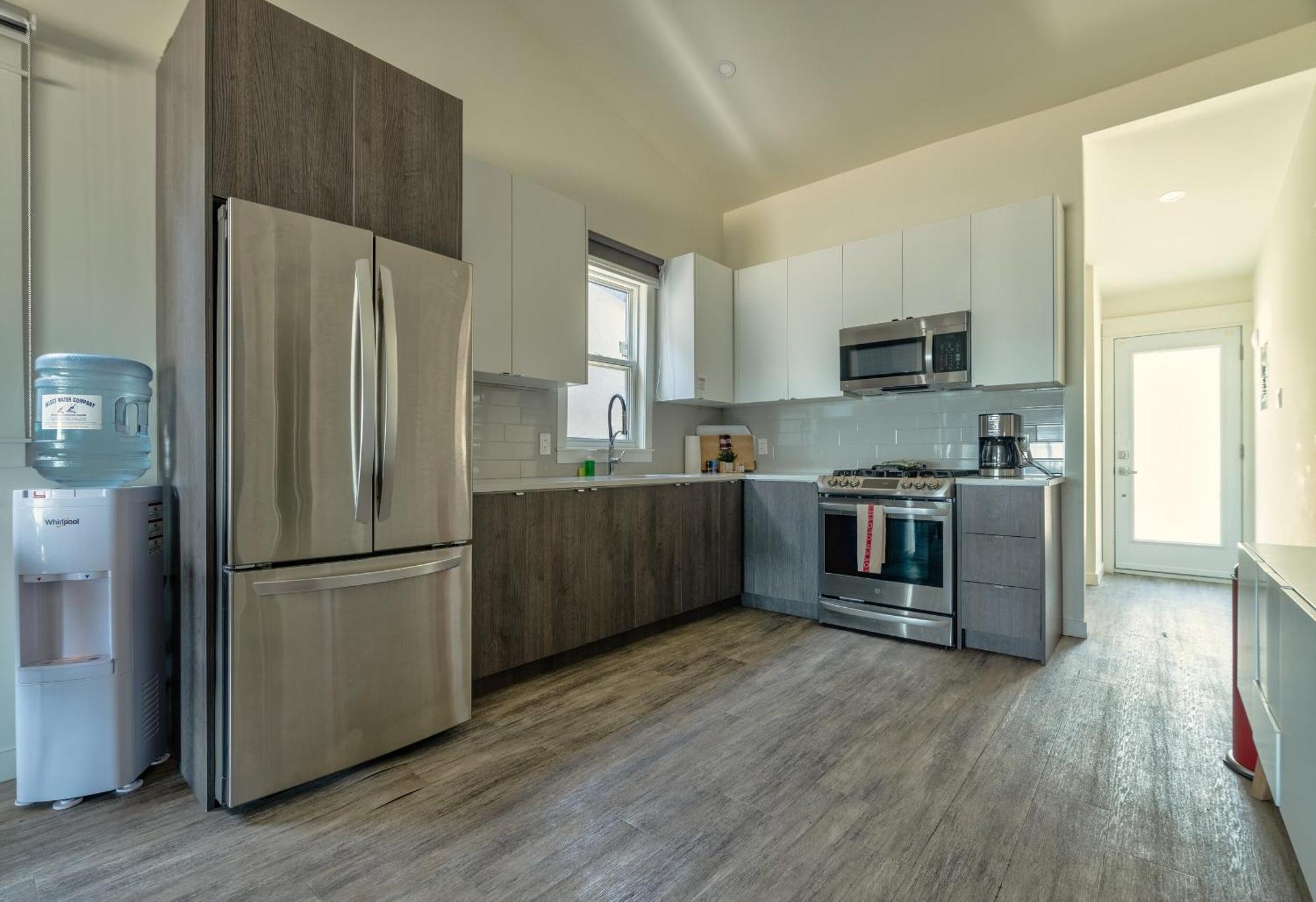 The Long Beach Resort - Beachfront Cottages & Townhouse Suites Wainfleet Bagian luar foto