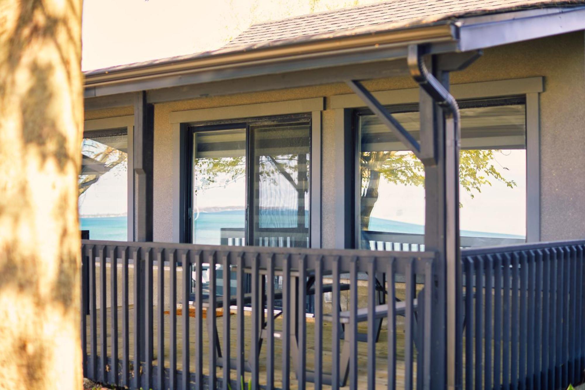 The Long Beach Resort - Beachfront Cottages & Townhouse Suites Wainfleet Bagian luar foto