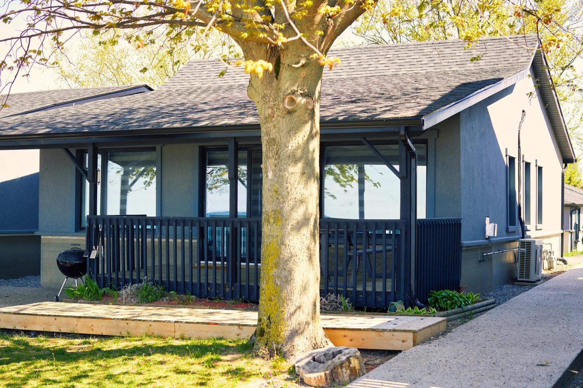 The Long Beach Resort - Beachfront Cottages & Townhouse Suites Wainfleet Bagian luar foto