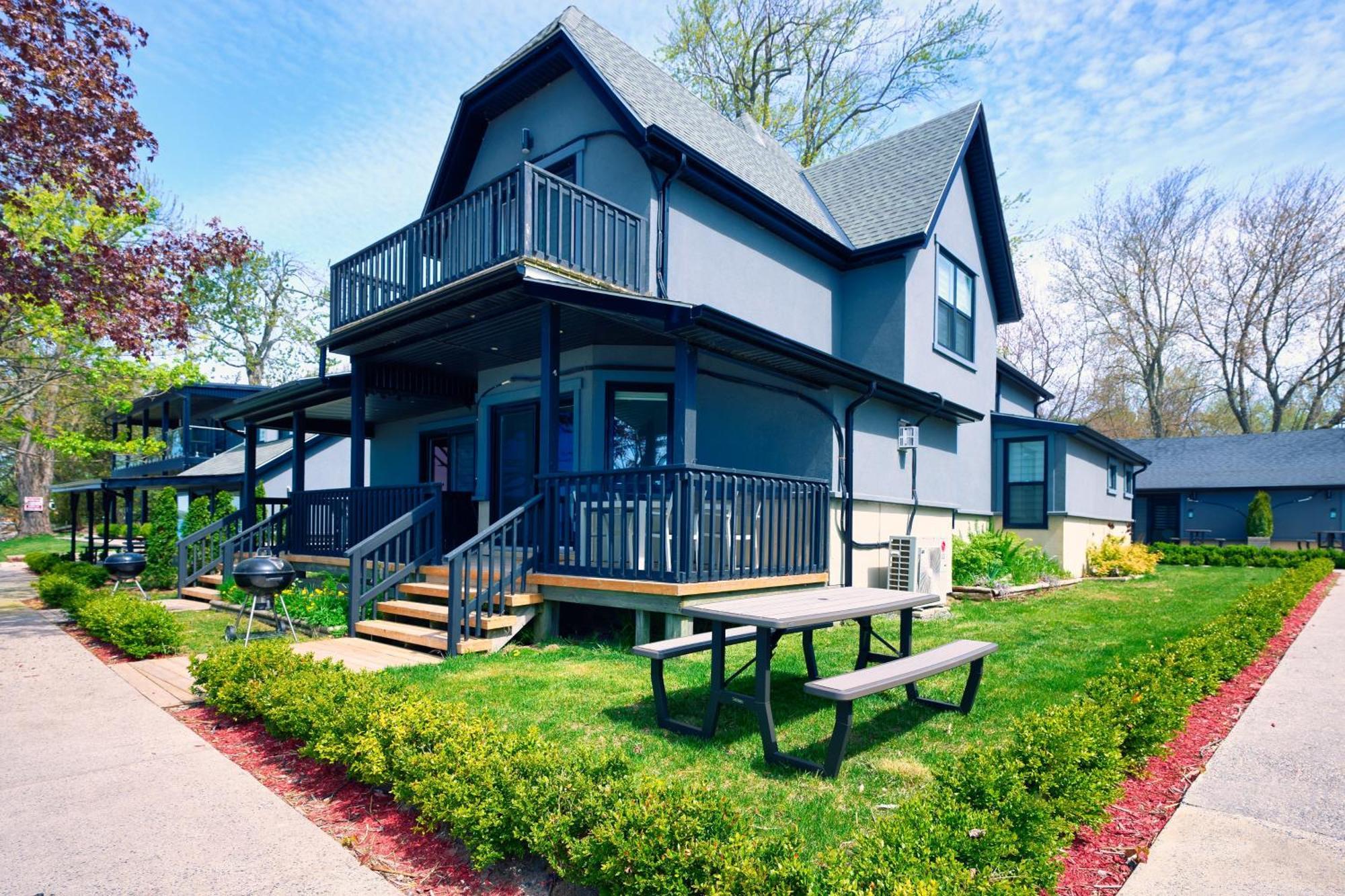 The Long Beach Resort - Beachfront Cottages & Townhouse Suites Wainfleet Bagian luar foto