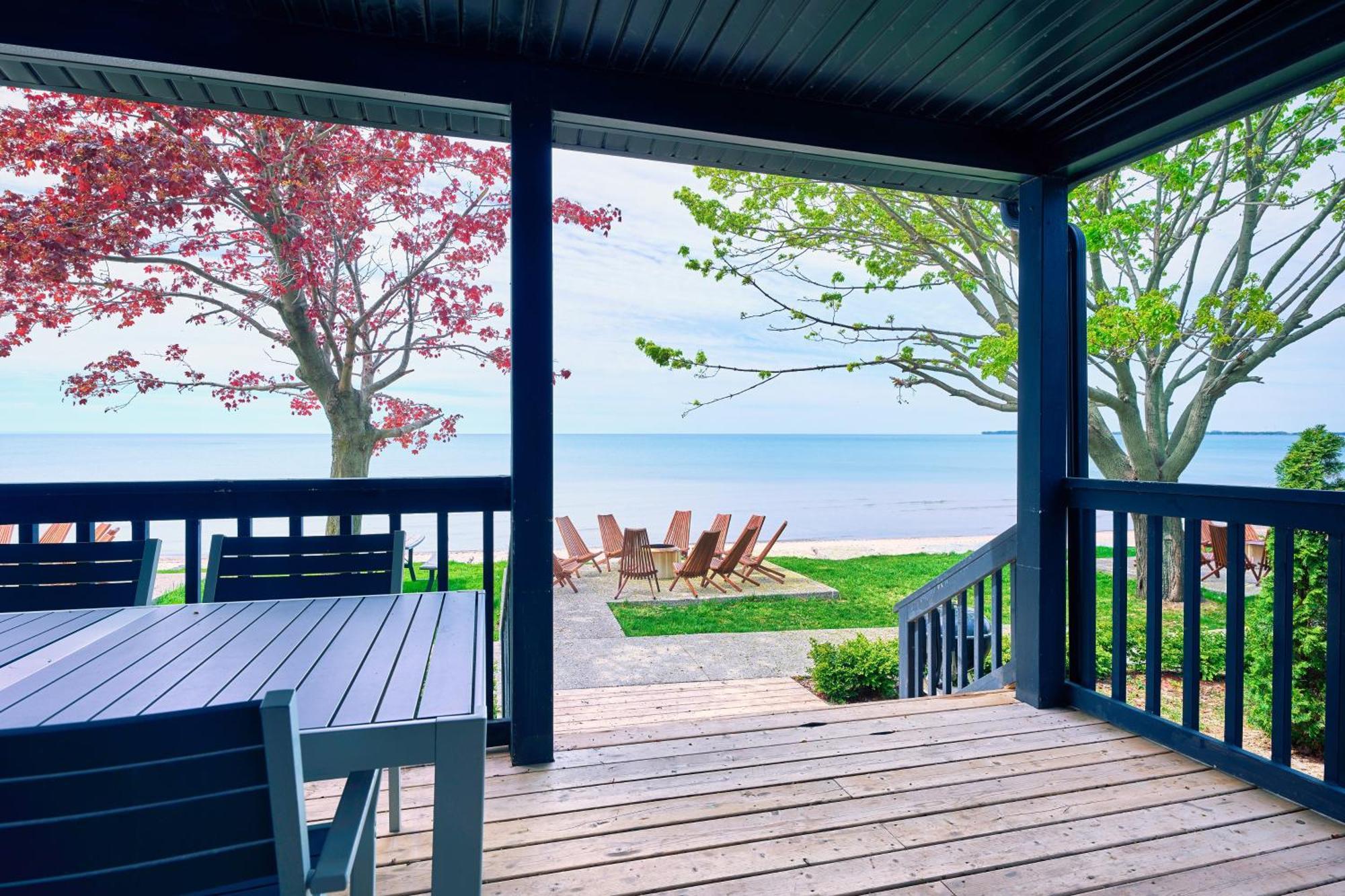 The Long Beach Resort - Beachfront Cottages & Townhouse Suites Wainfleet Bagian luar foto
