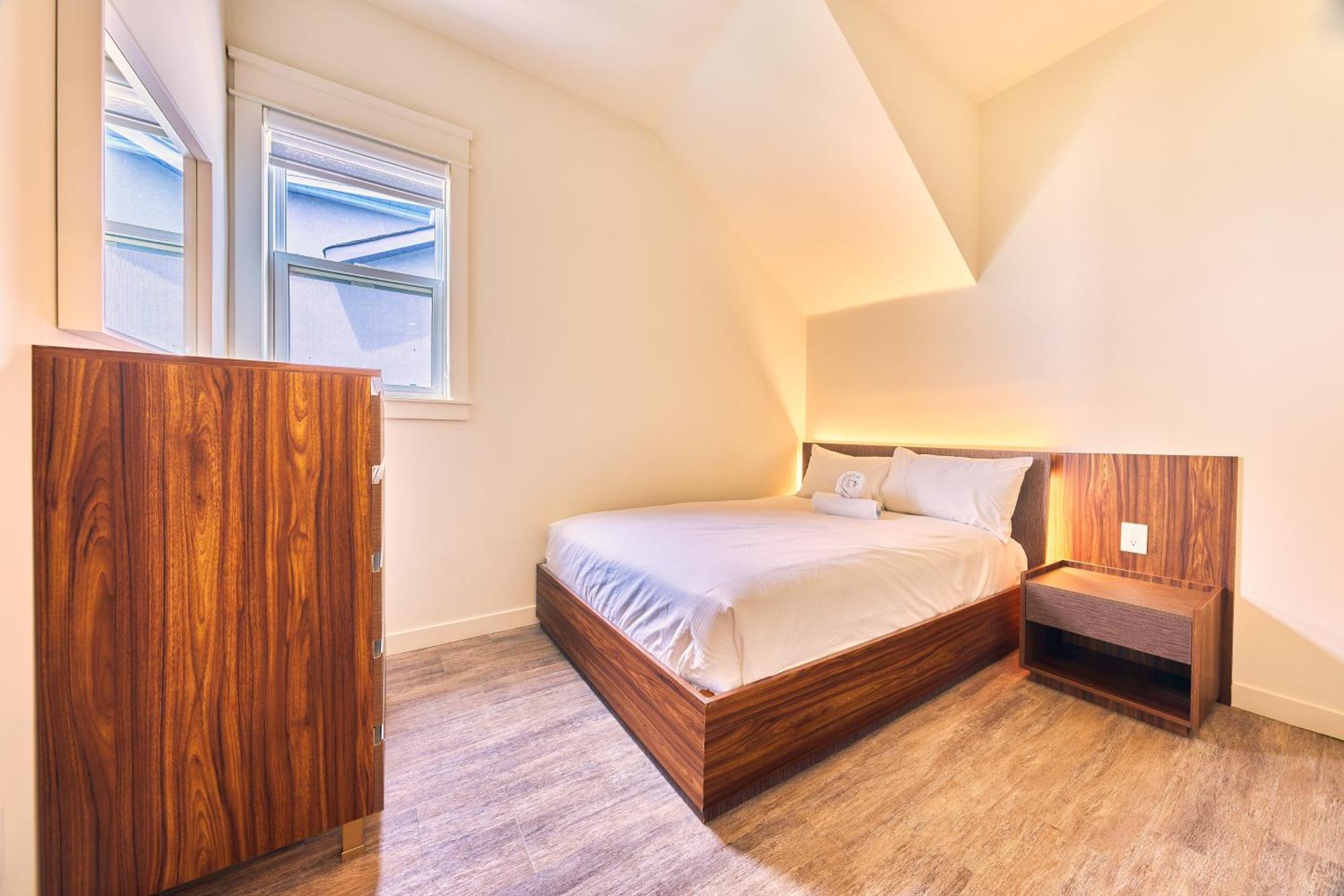 The Long Beach Resort - Beachfront Cottages & Townhouse Suites Wainfleet Bagian luar foto