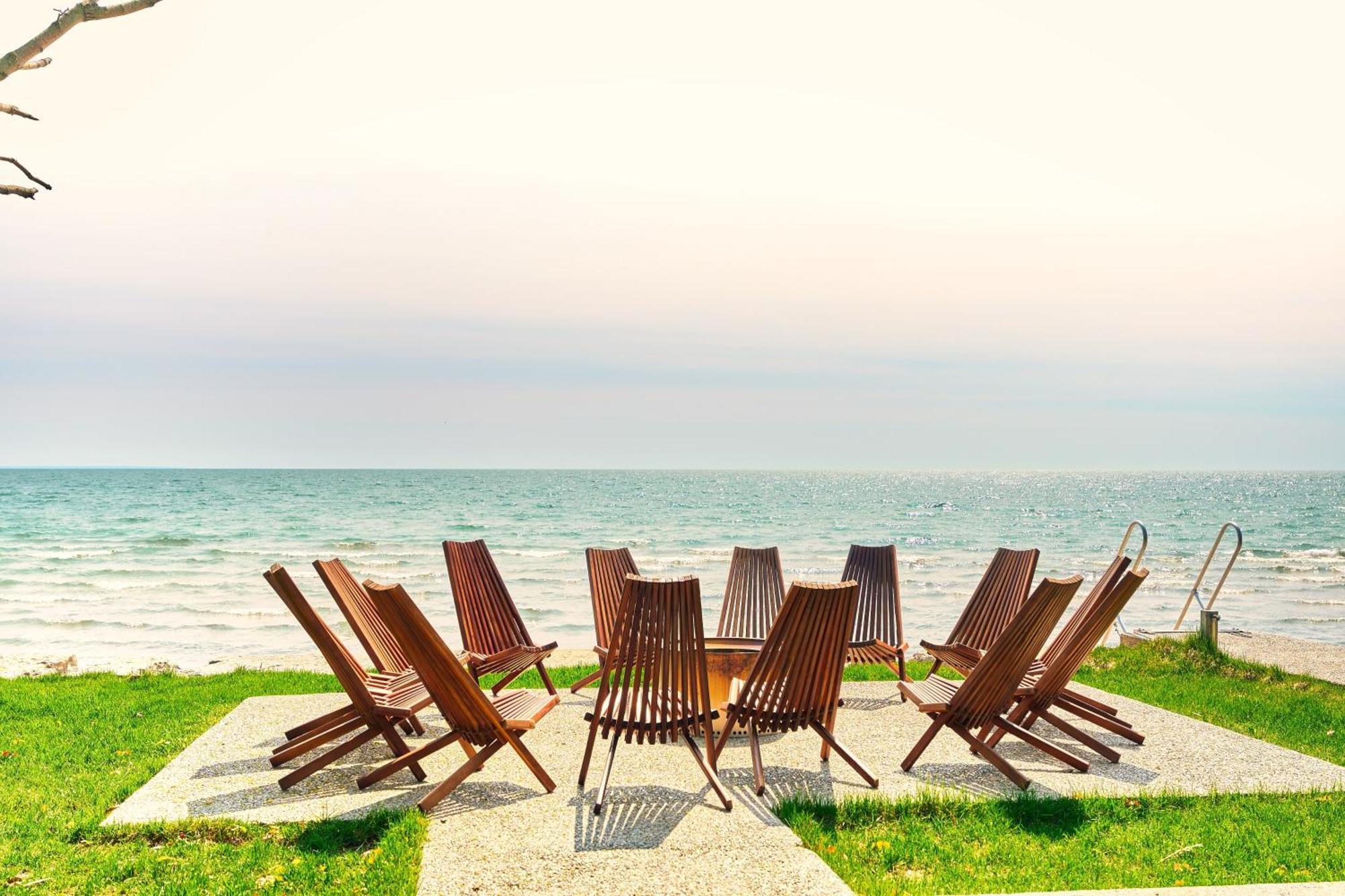 The Long Beach Resort - Beachfront Cottages & Townhouse Suites Wainfleet Bagian luar foto