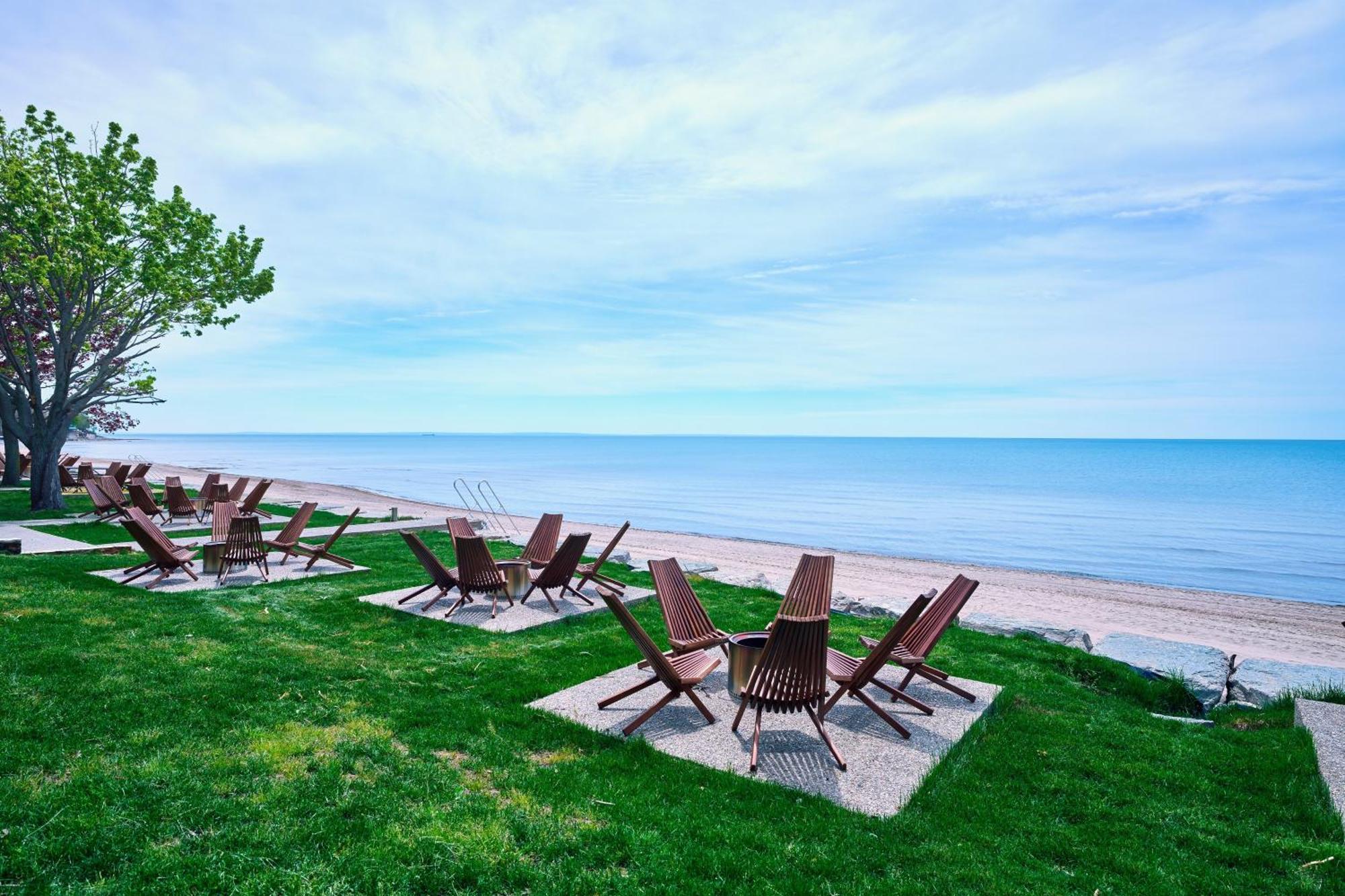 The Long Beach Resort - Beachfront Cottages & Townhouse Suites Wainfleet Bagian luar foto