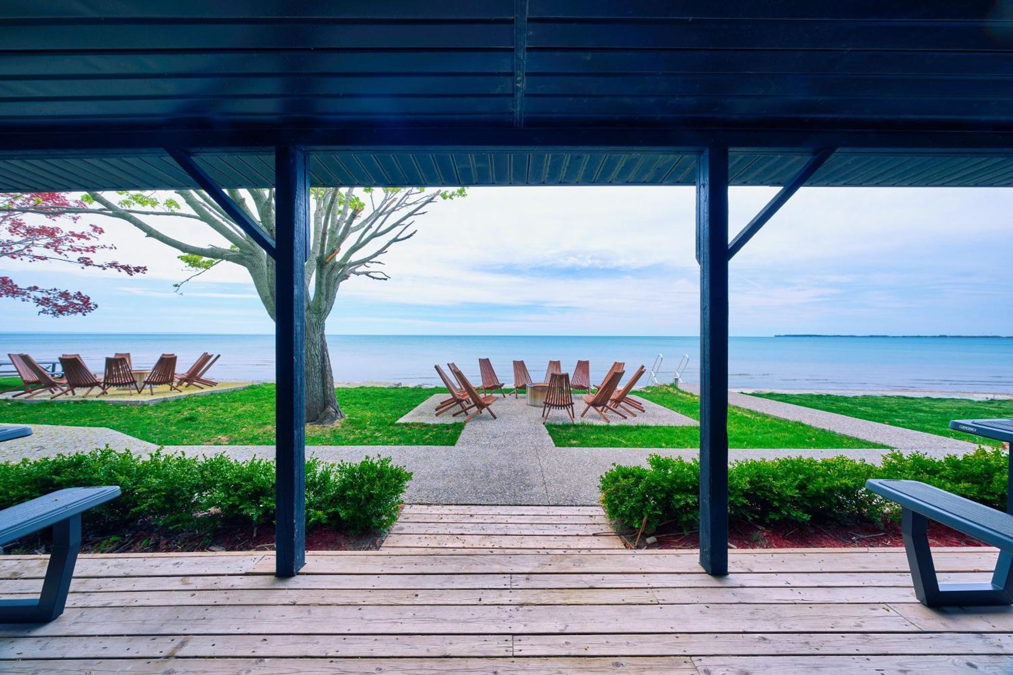 The Long Beach Resort - Beachfront Cottages & Townhouse Suites Wainfleet Bagian luar foto
