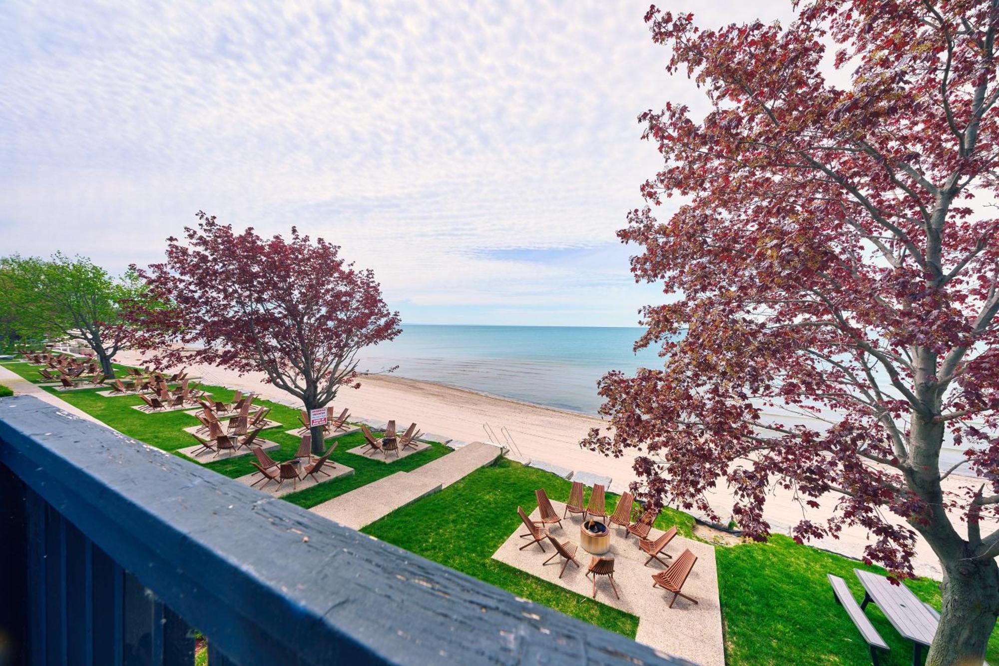 The Long Beach Resort - Beachfront Cottages & Townhouse Suites Wainfleet Bagian luar foto